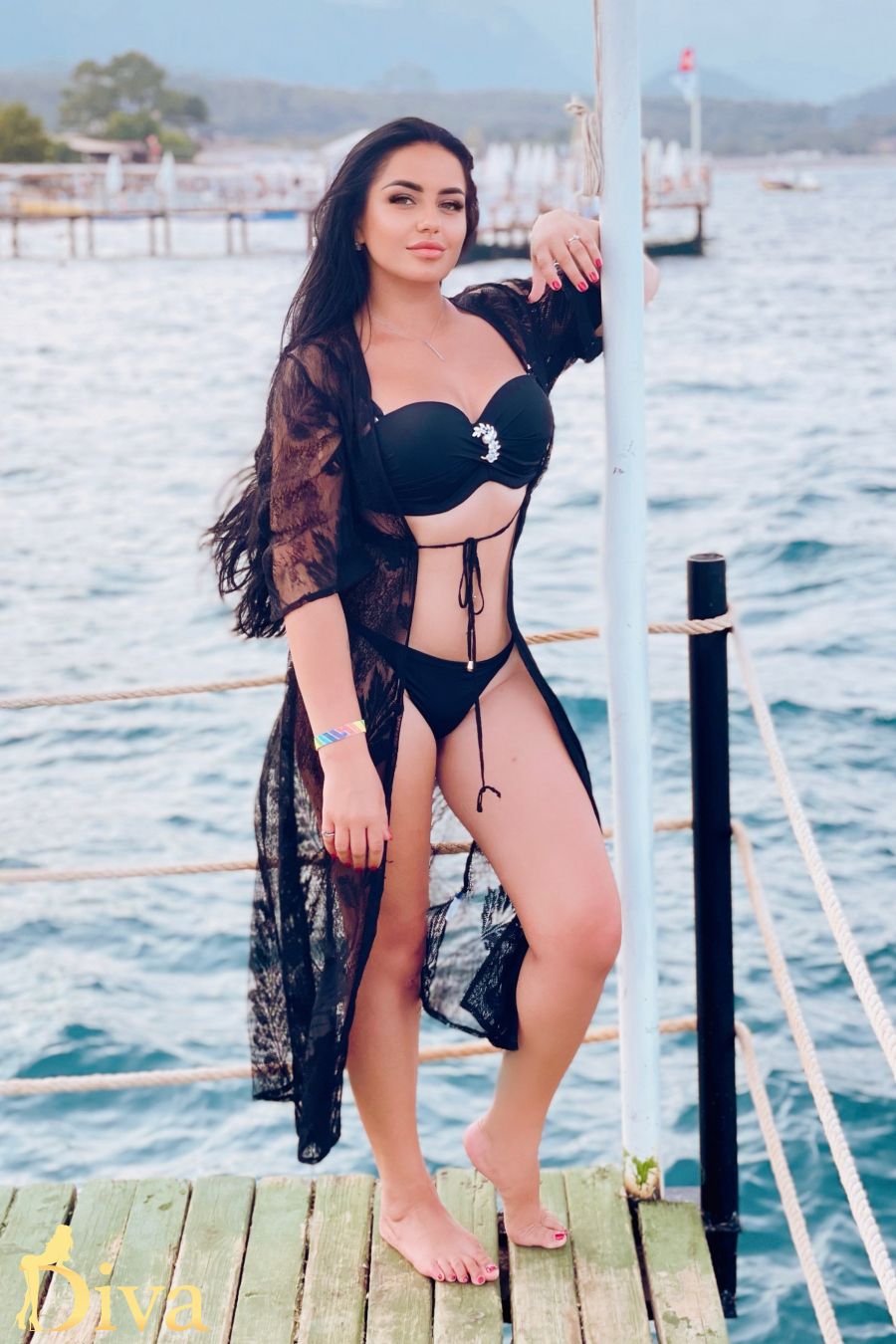 brunette-melbourne-r16973667331452-0003.jpg