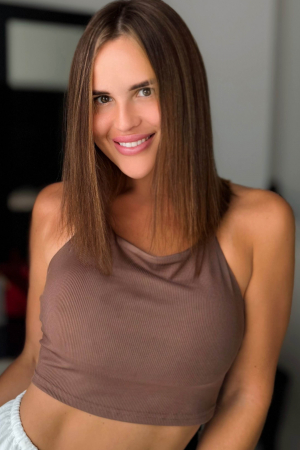 brunette-earls-court-gloucester-road-high-street-kensington-south-kensington-kessie-r17806535547507-0002.jpg