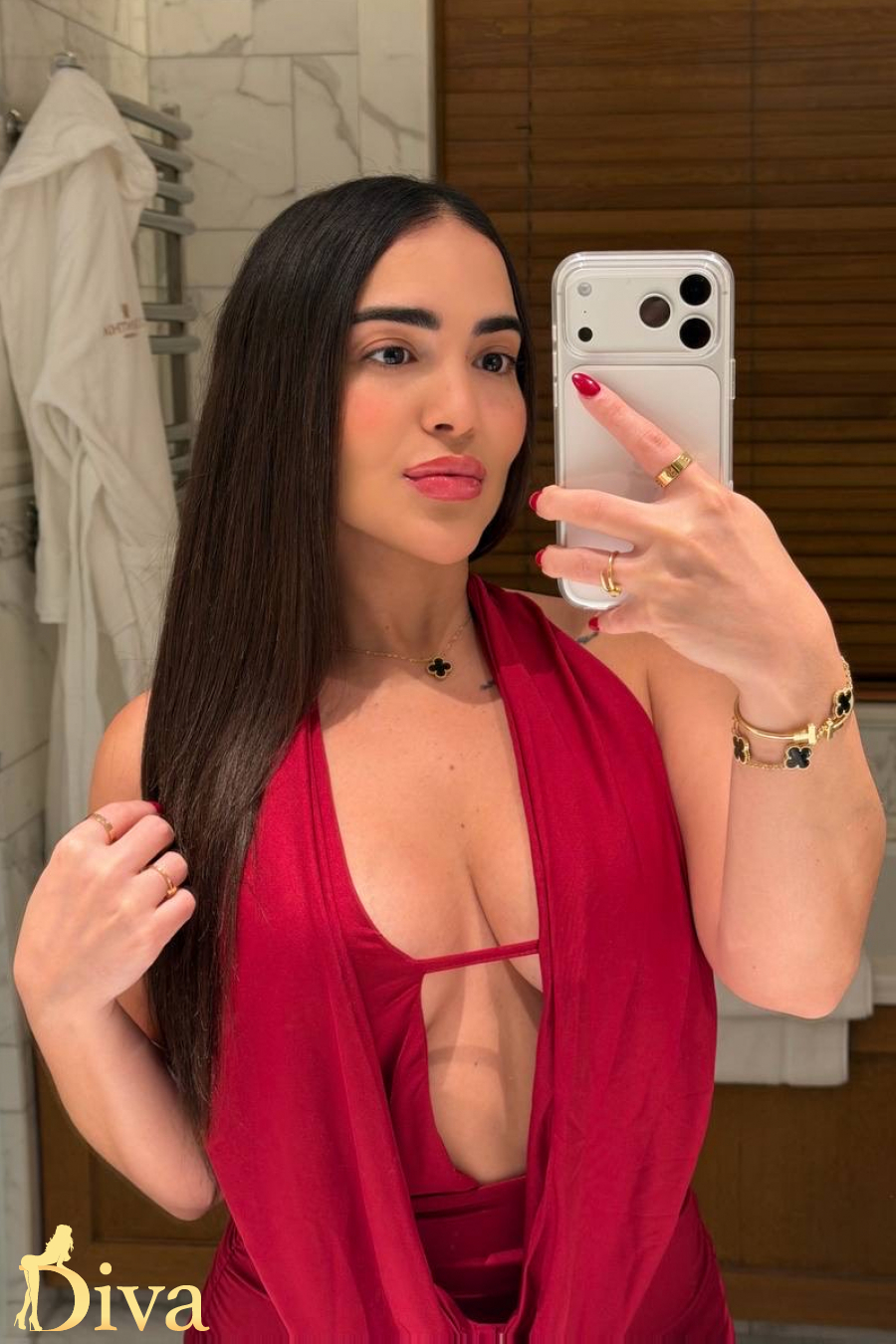 brunette-south-kensington-earls-court-high-street-kensington-gloucester-road-bogdana-r17646154553961-0002.jpeg