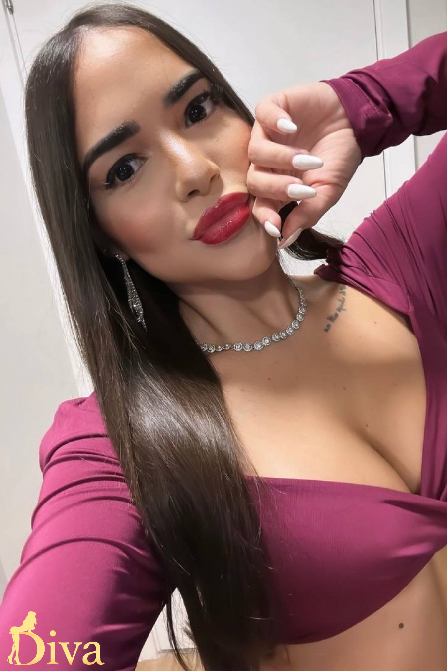 brunette-south-kensington-earls-court-high-street-kensington-gloucester-road-bogdana-r17646154665051-0001.jpeg