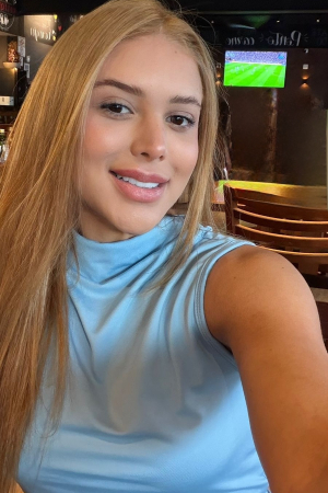 blonde-hampstead-reeve-r17817735298599-0001.jpeg