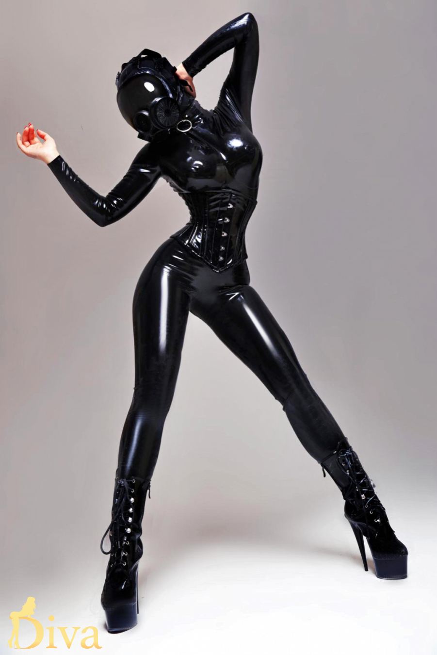 brunette-high-street-kensington-notting-hill-gate-holland-park-mistress-ivory-r16973363430366-0007.jpeg