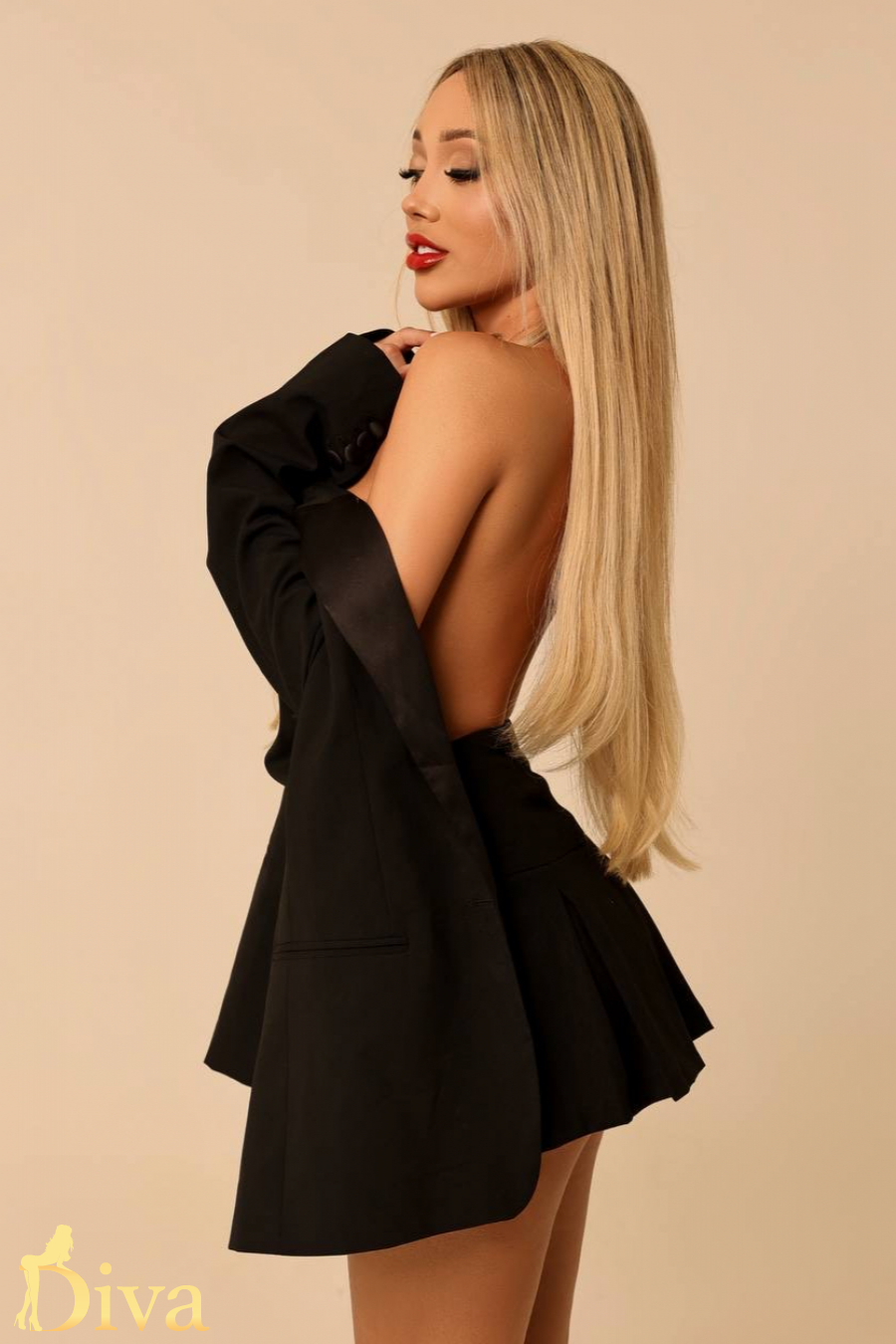 blonde-fondant-r17325621324091-0001.jpeg