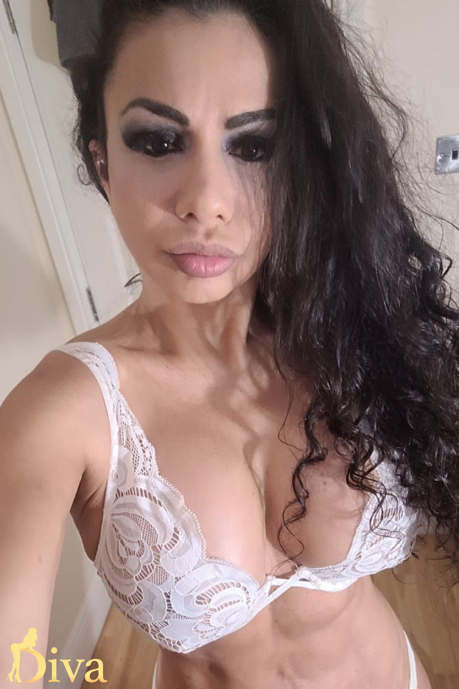 brunette-paddington-lancaster-gate-bayswater-maddy-r17735103968778-0001.jpg