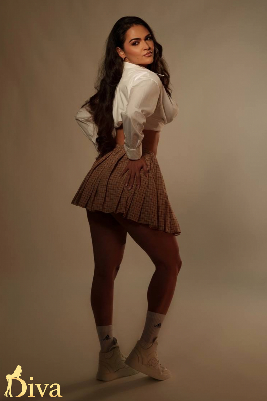 brunette-edgware-road-bakerloo-bordo-r17360724873692-0001.jpeg