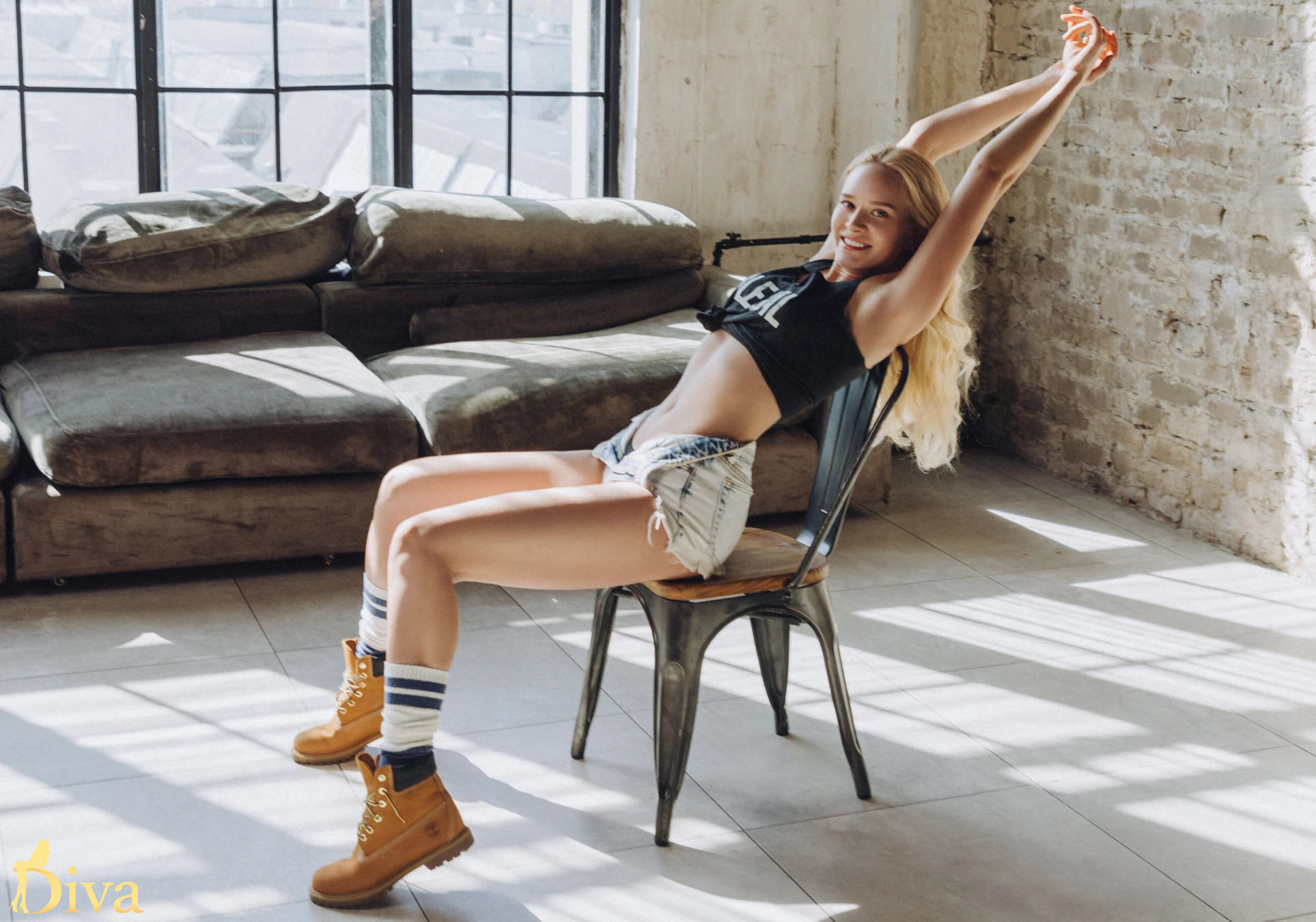 blonde-zo-r16974137754870-0002.jpg