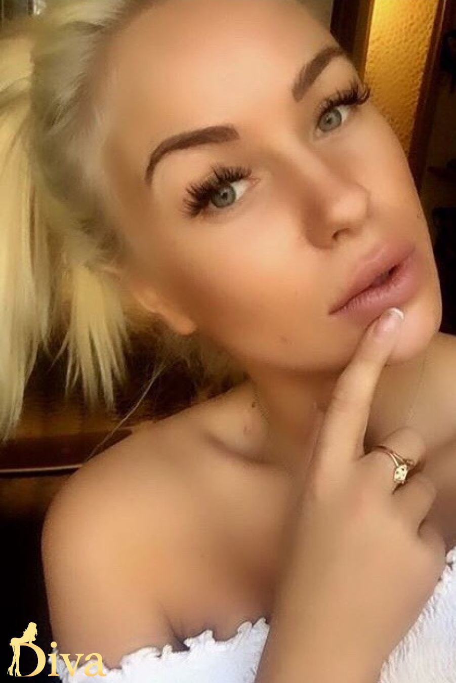 blonde-knightsbridge-hyde-park-corner-victoria-sloane-square-alayna-r16974965768581-0003.jpg
