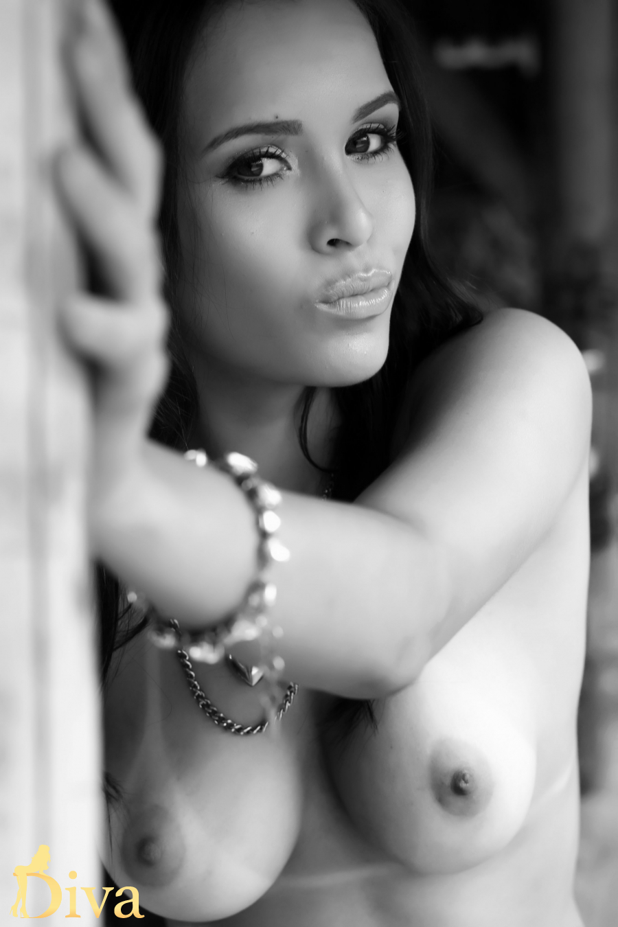 brunette-outcalls-only-central-london-oxford-circus-sandy-r16974528691616-0003.jpg