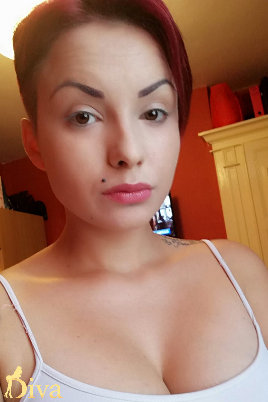 redhead-central-london-outcalls-only-upton-park-r16974181515358-0007.jpg
