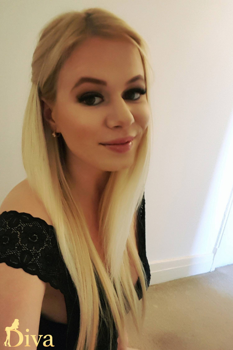 blonde-knightsbridge-hyde-park-corner-sloane-square-victoria-r16975385934612-0004.jpg