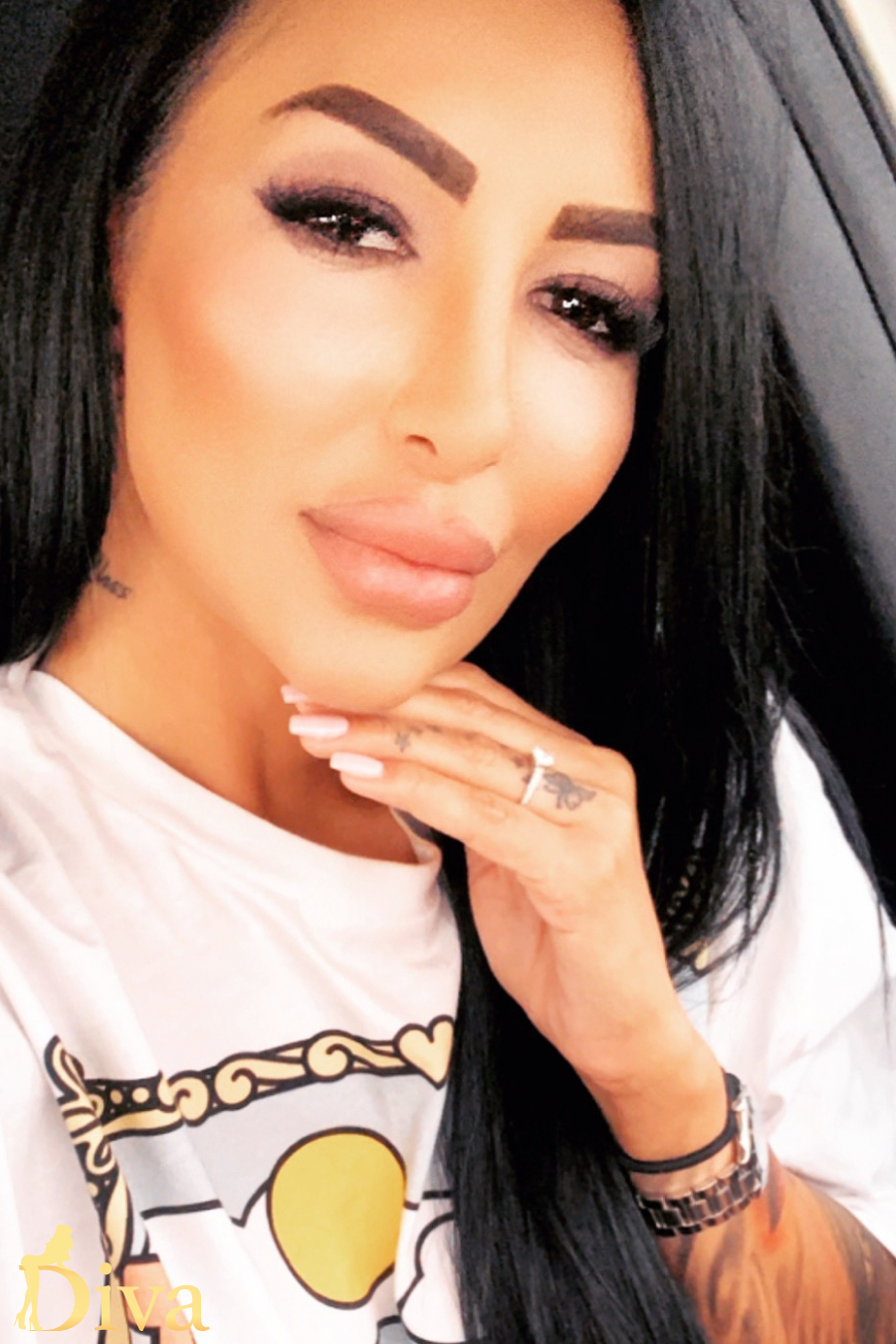 brunette-teodora-r16973498905972-0006.jpeg