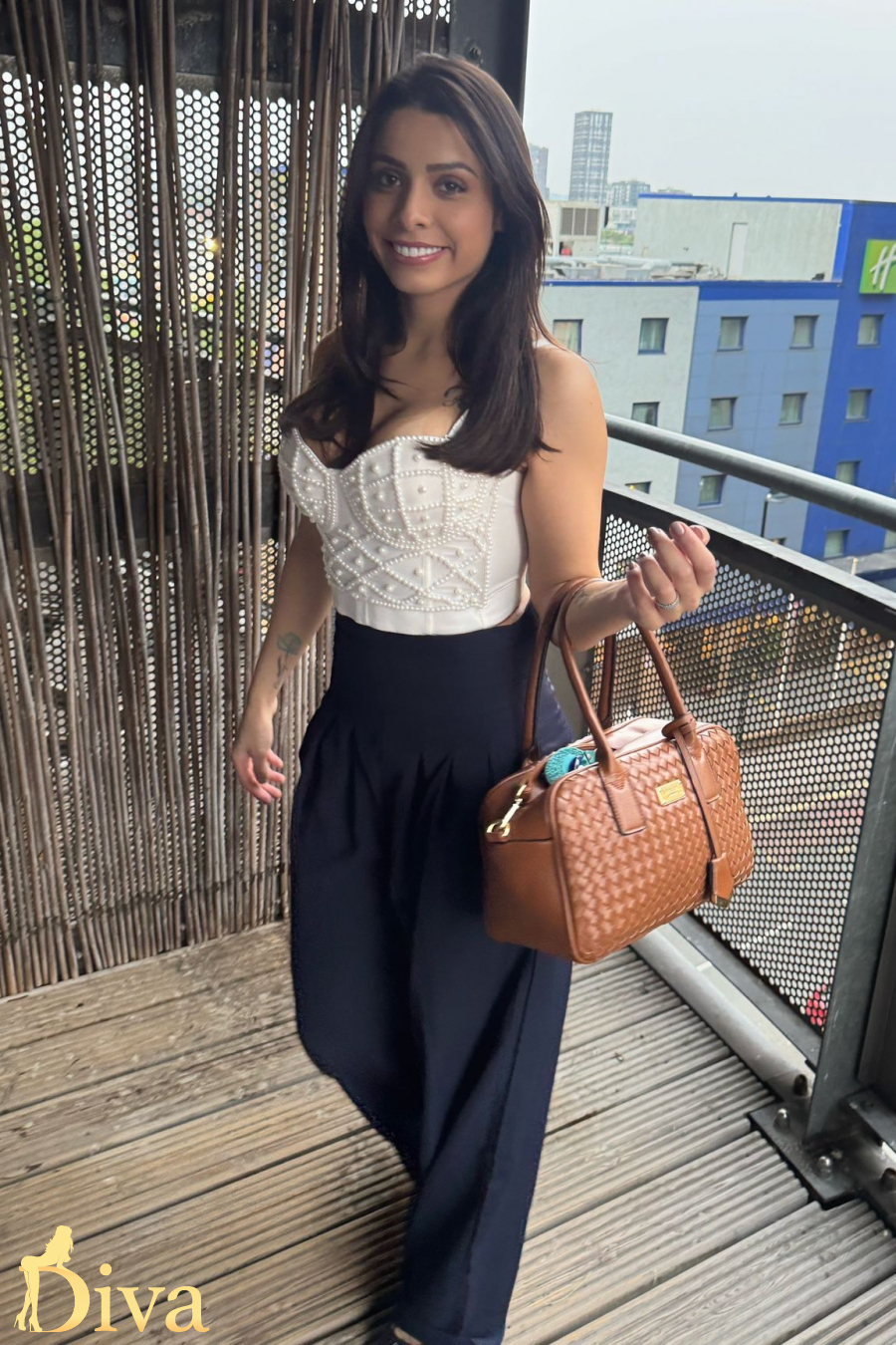 brunette-north-acton-west-acton-acton-main-line-east-acton-troya-r17551976256673-0002.jpeg