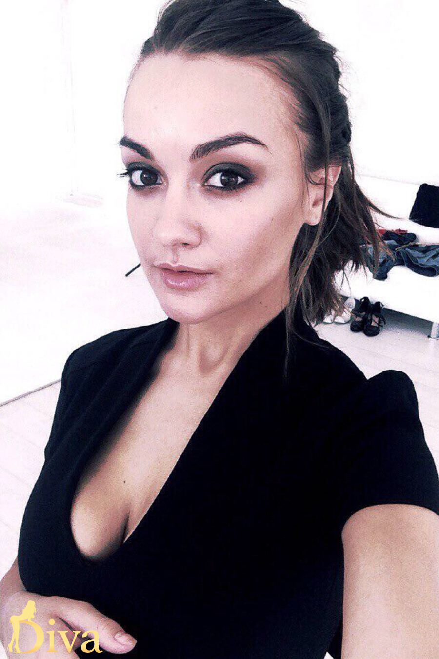 brunette-sloane-square-knightsbridge-south-kensington-alika-r16974685940155-0007.jpg
