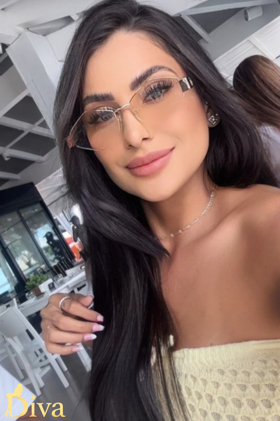 brunette-bayswater-notting-hill-gate-queensway-rudi-r17570104956945-0001.jpeg