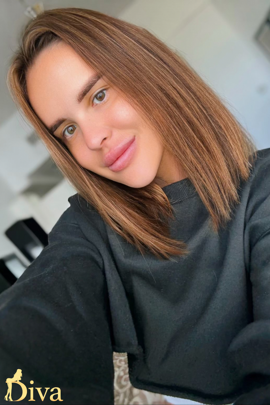 brunette-earls-court-gloucester-road-high-street-kensington-south-kensington-kessie-r17806534877919-0001.jpg