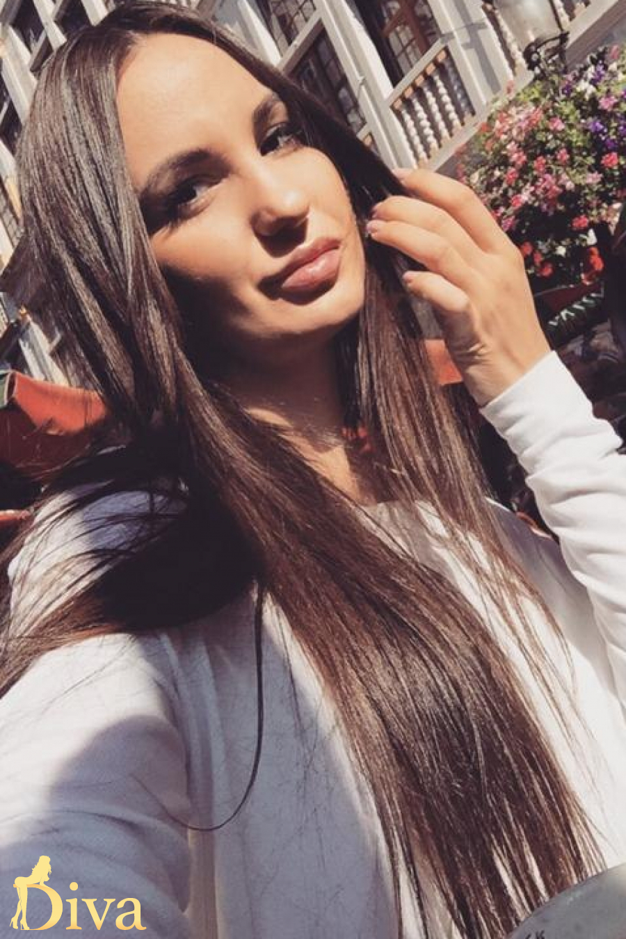 brunette-bellissima-r16973977624350-0002.jpg