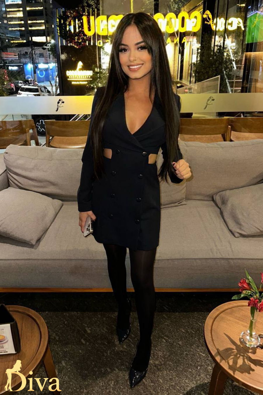 brunette-earls-court-gloucester-road-high-street-kensington-south-kensington-flower-r17257837623924-0001.jpg