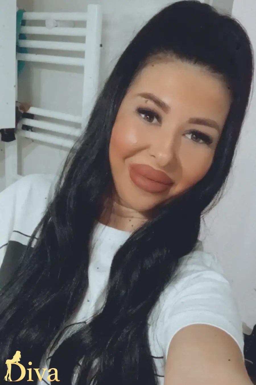 brunette-cresla-r16973825815340-0002.png