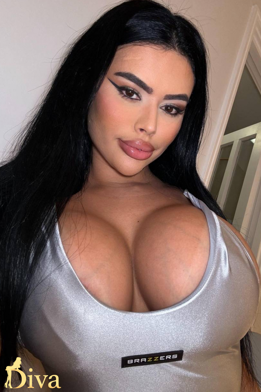 brunette-south-kensington-bella-sadim-r17558789392696-0003.jpeg