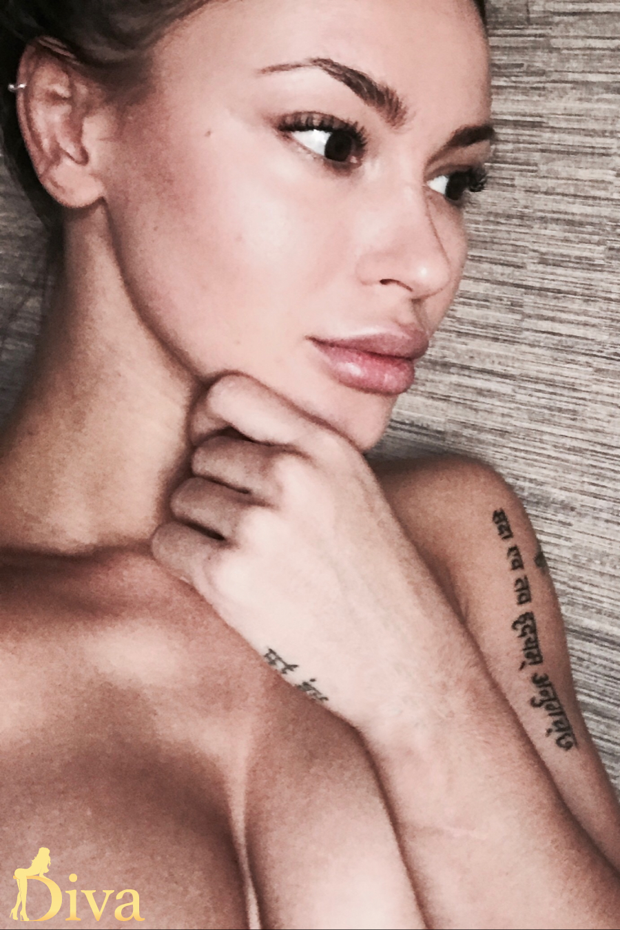 brunette-r16975354883983-0001.jpeg