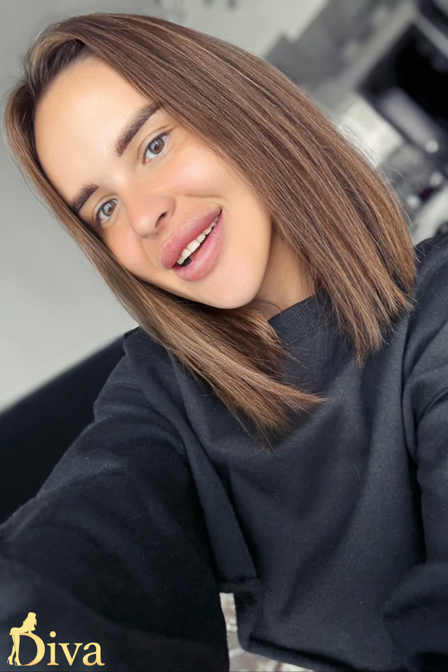 brunette-earls-court-gloucester-road-high-street-kensington-south-kensington-kessie-r17806534862977-0001.jpg