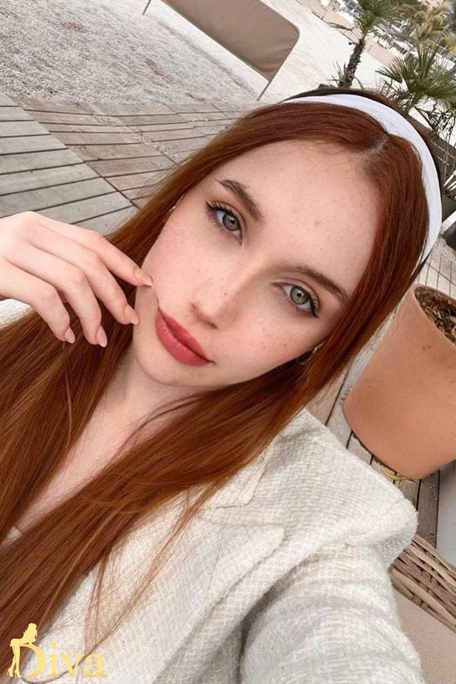 redhead-knightsbridge-south-kensington-sloane-square-chloe-r17152595307106-0001.jpg