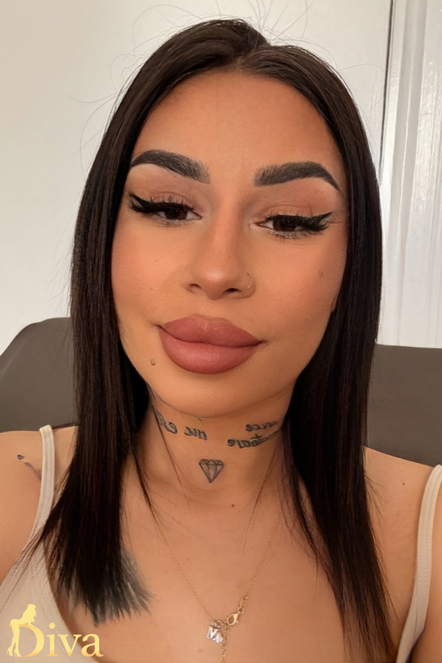 brunette-bayswater-embata-r17658177620929-0003.jpeg