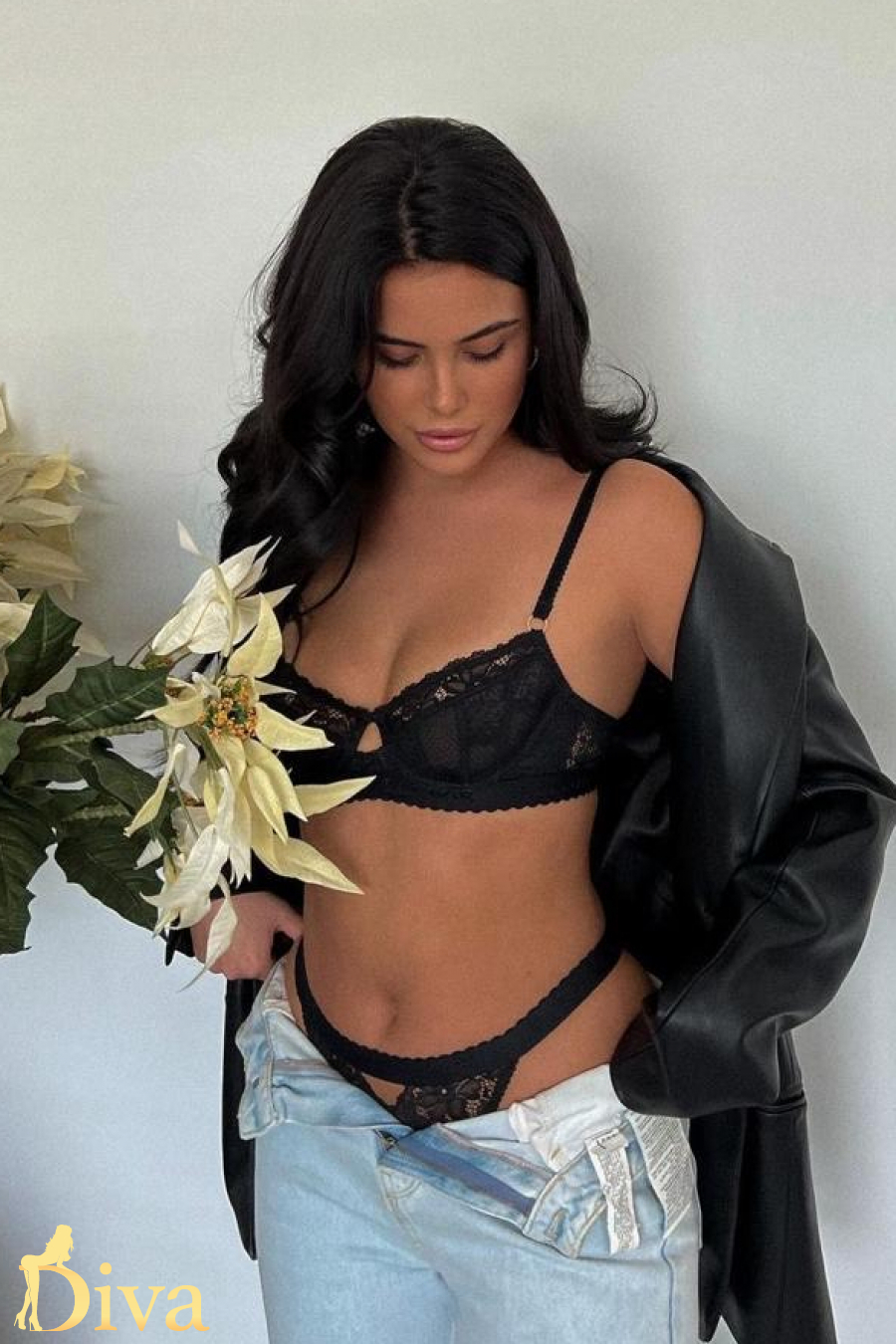 brunette-glitter-r16972236239895-0001.jpeg