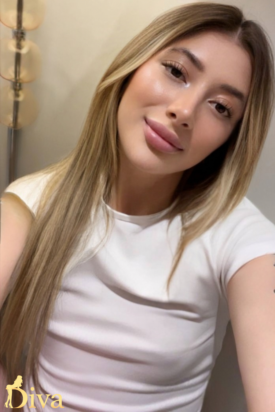 blonde-edgware-road-marylebone-paddington-lisamora-r17629443587443-0001.jpg