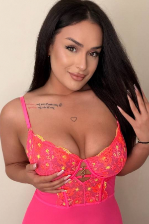 brunette-edgware-road-paddington-marylebone-tao-r17817081510621-0002.jpg