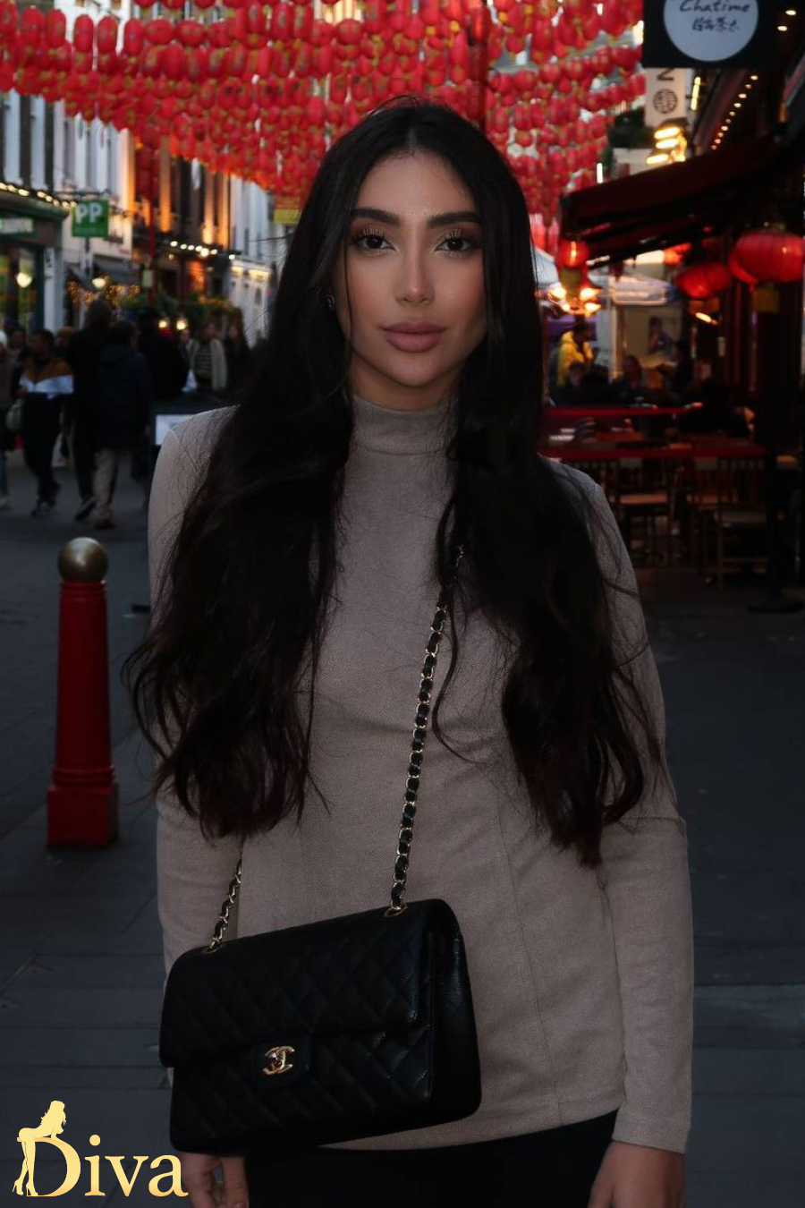 brunette-west-kensington-earls-court-kensington-olympia-modify-r17145602849543-0001.jpg