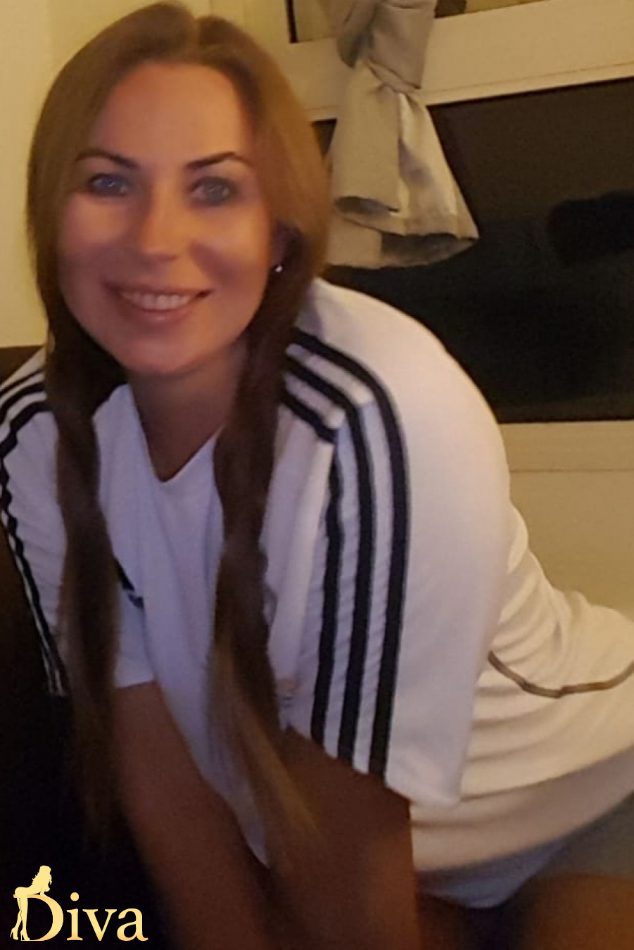 brunette-fira-r16974538241110-0003.jpg