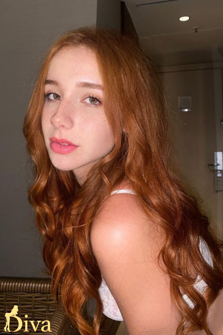 redhead-knightsbridge-south-kensington-sloane-square-chloe-r17153340986125-0002.jpg