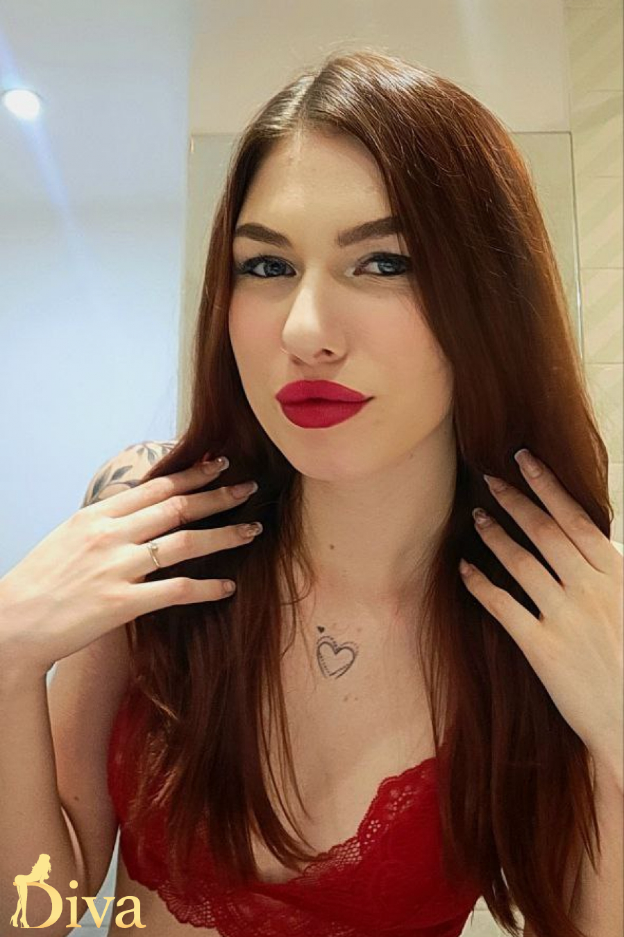 redhead-marble-arch-green-park-bond-street-juna-r17714133952936-0002.jpg