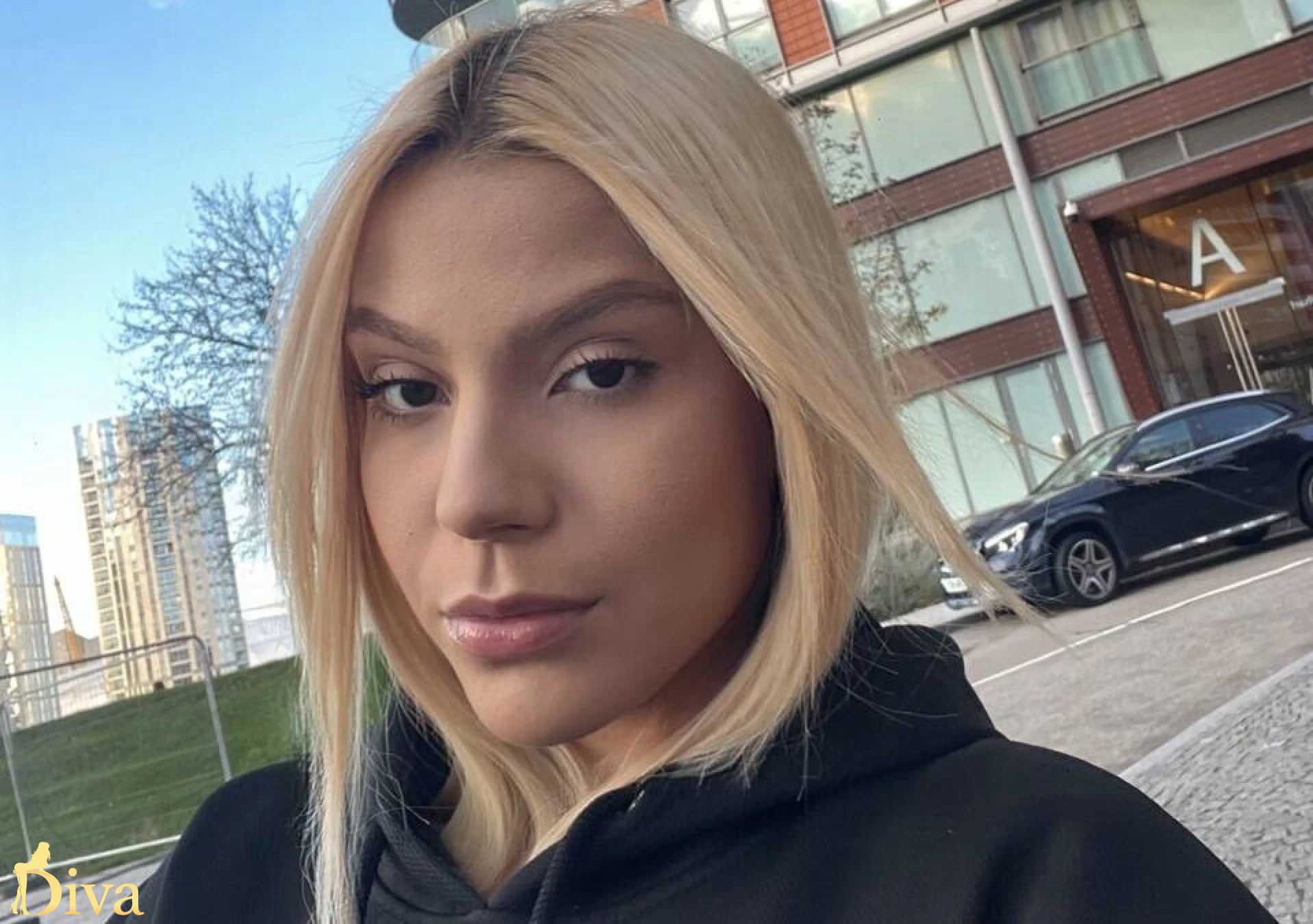 blonde-blackwall-canary-wharf-east-india-pikaly-r17650127982121-0001.jpeg
