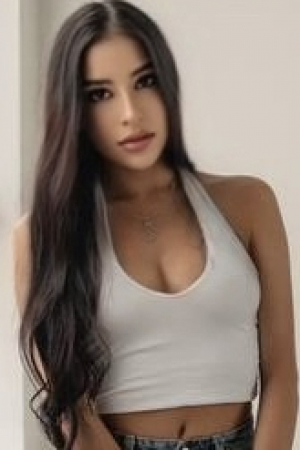 brunette-earls-court-gloucester-road-high-street-kensington-south-kensington-baldina-r17815392581225-0002.jpeg