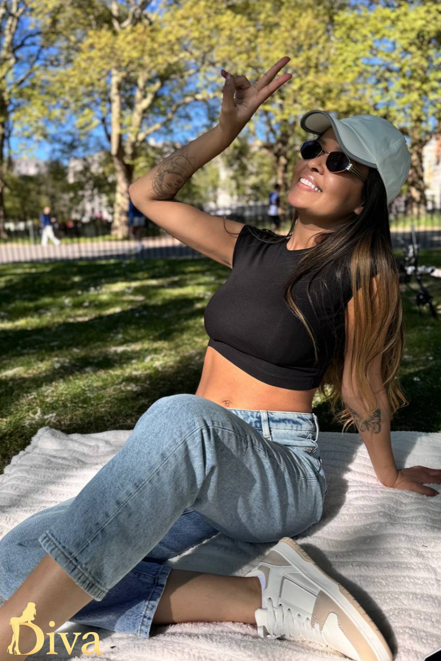 brunette-victoria-pimlico-st-jamess-park-zharra-r17773175473605-0001.jpeg