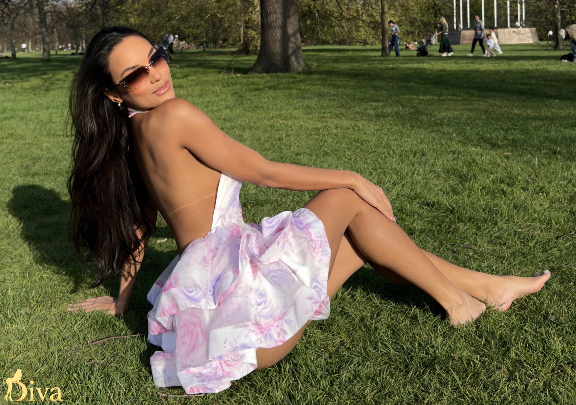 brunette-notting-hill-gate-queensway-high-street-kensington-kolachella-r17757479227115-0001.jpg