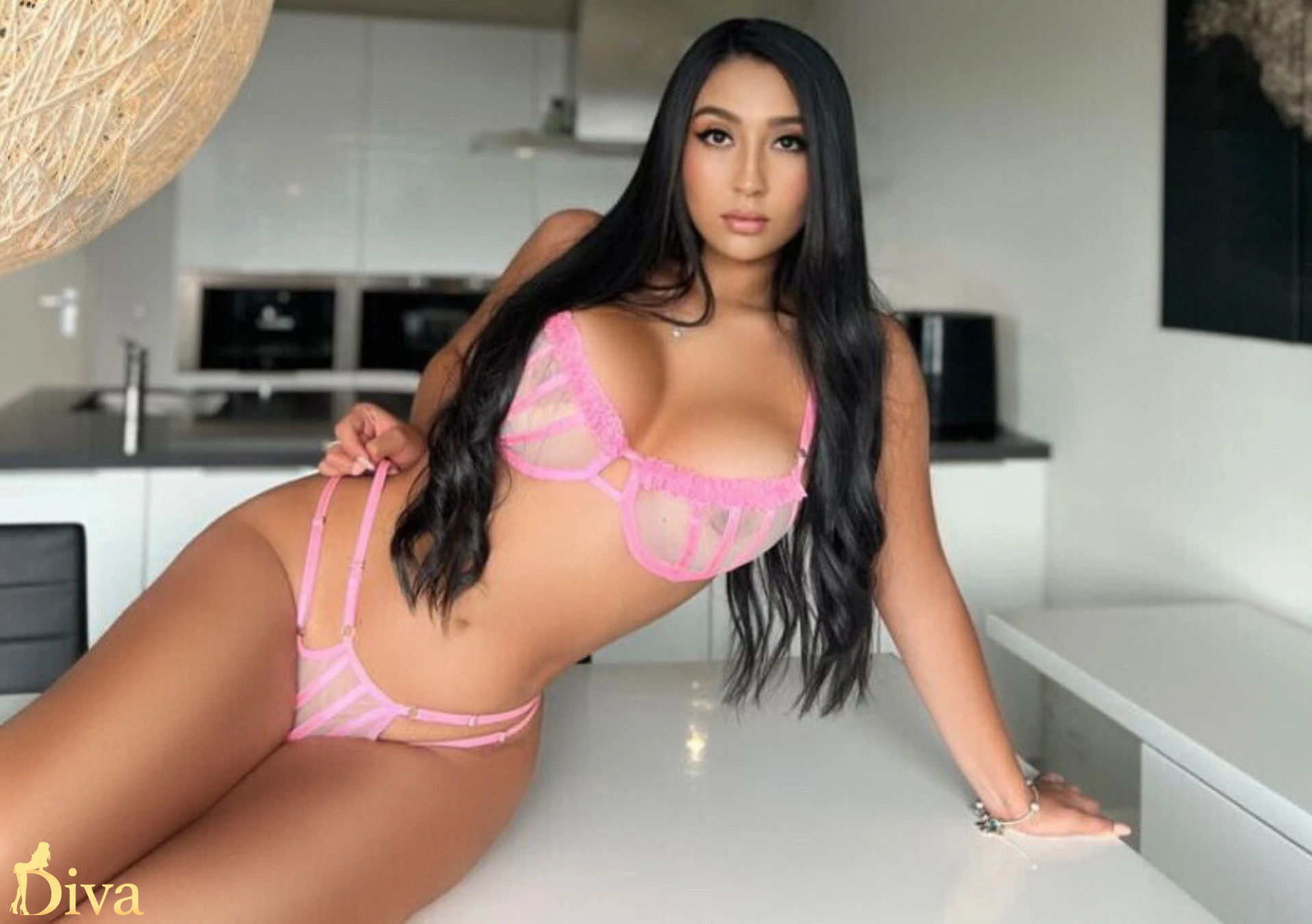 brunette-harriet-r16972770319683-0001.jpeg