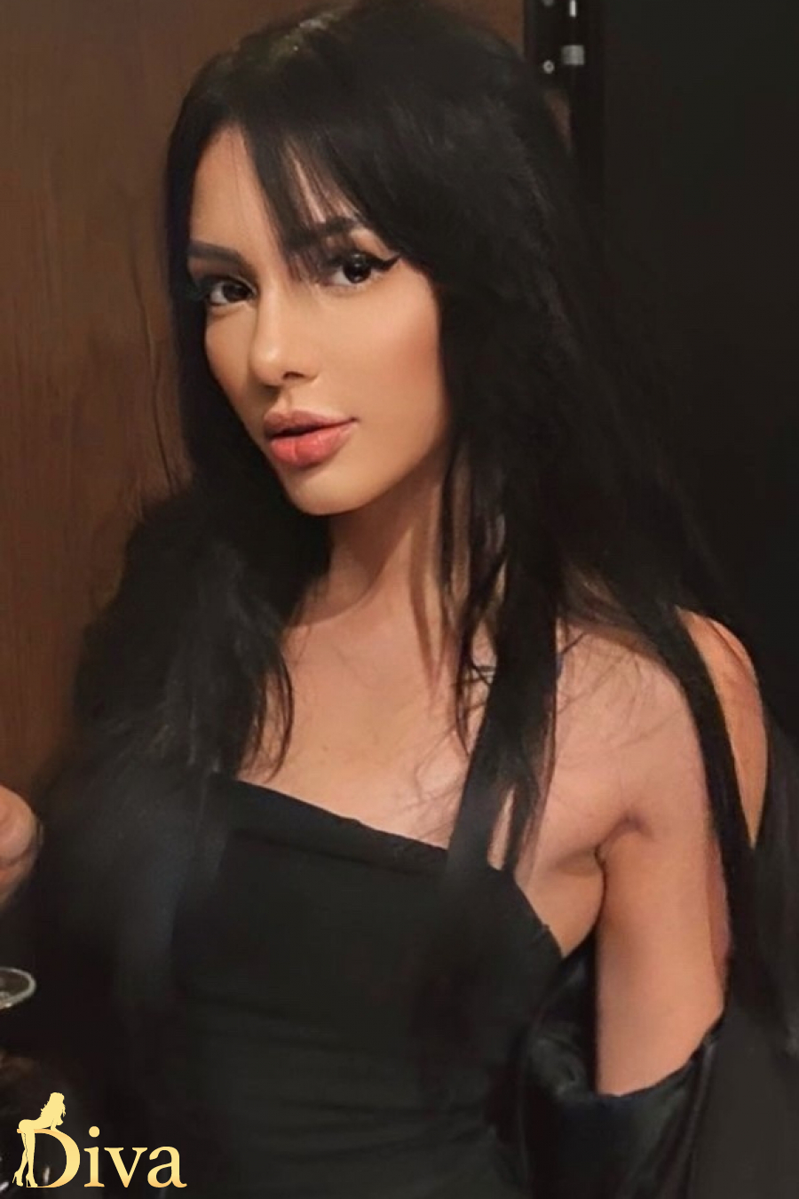 brunette-earls-court-freestyle-r17366032511213-0001.jpeg