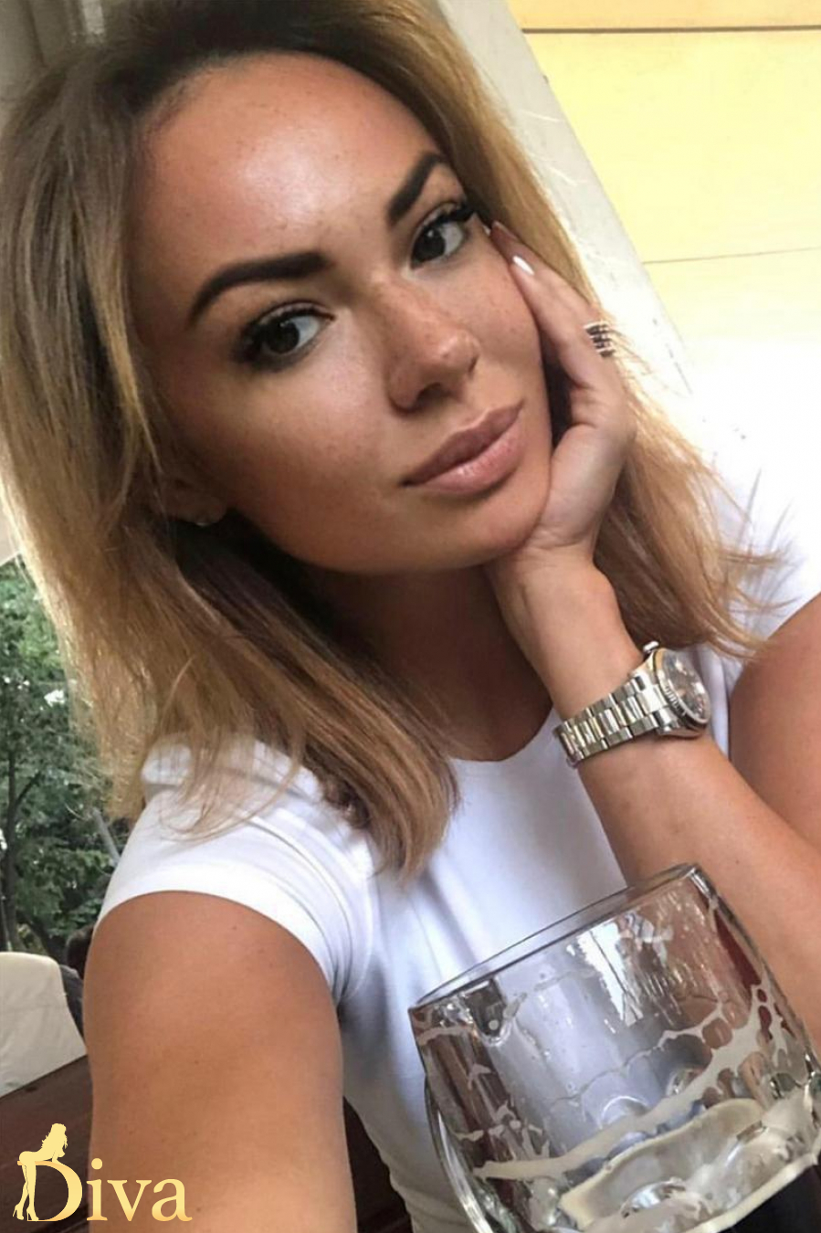 brunette-knightsbridge-south-kensington-sloane-square-indra-r16973890997690-0003.jpeg