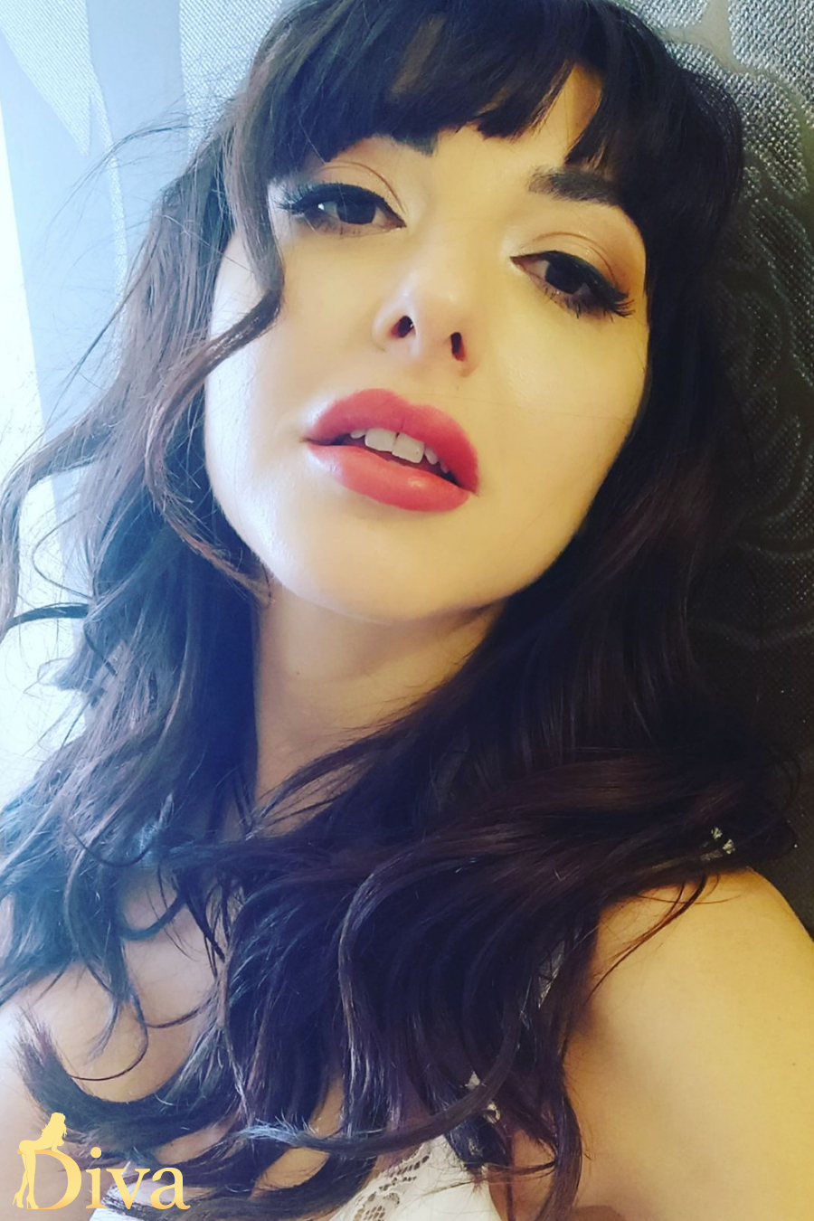 brunette-r16975379839866-0040.jpg