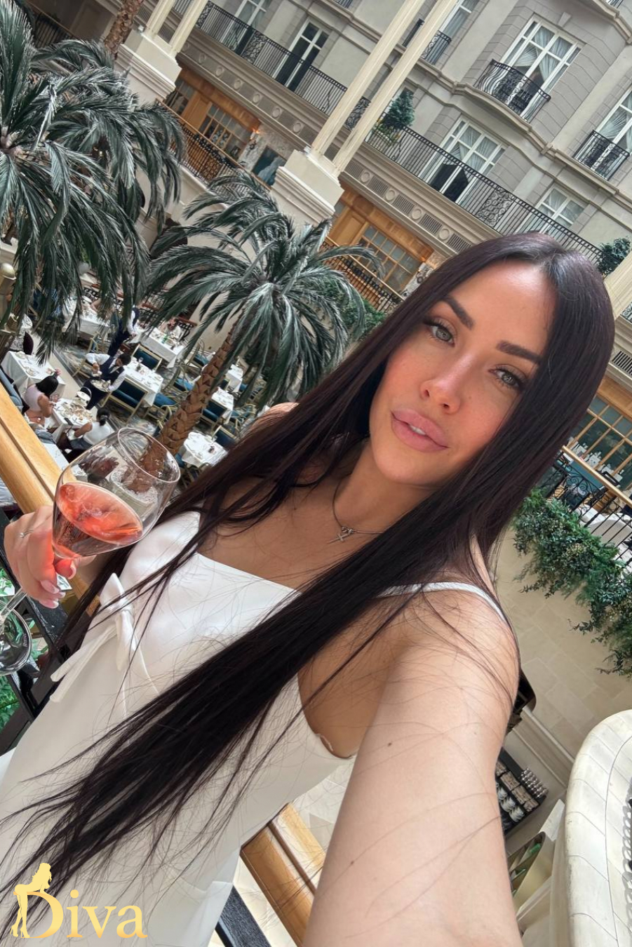 brunette-south-kensington-gloucester-road-earls-court-edvina-r17802511312720-0001.jpg