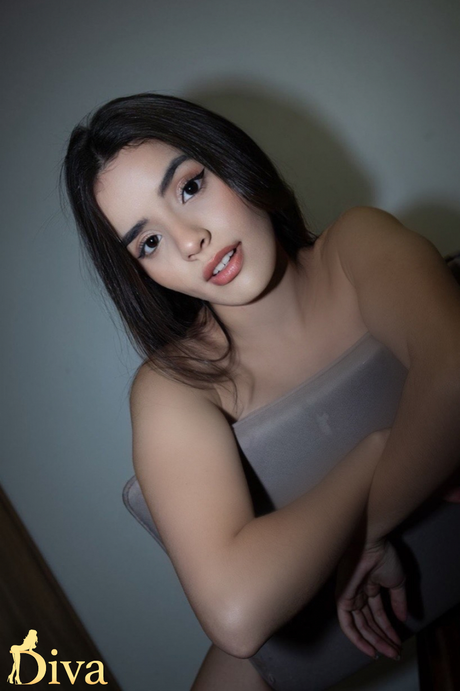 brunette-south-kensington-gloucester-road-knightsbridge-scuba-r17598610011377-0003.jpeg