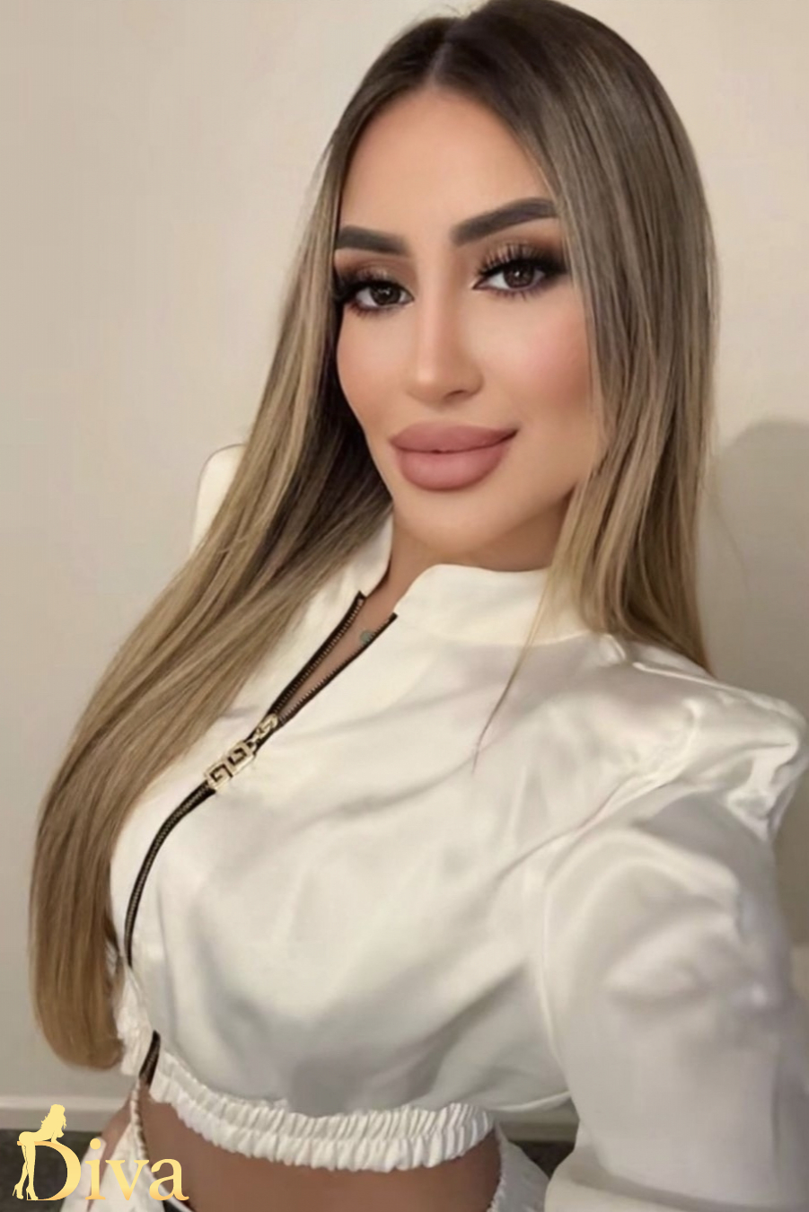 blonde-west-kensington-barons-court-west-brompton-mamani-r17632340991089-0002.jpeg
