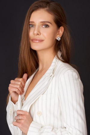Starr Brunette