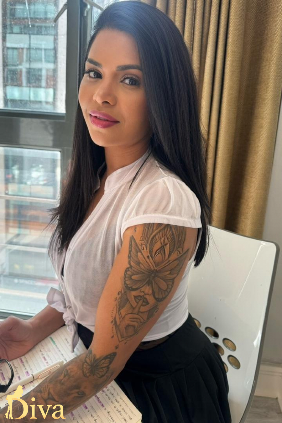 brunette-victoria-teresita-r17789347584350-0002.jpg