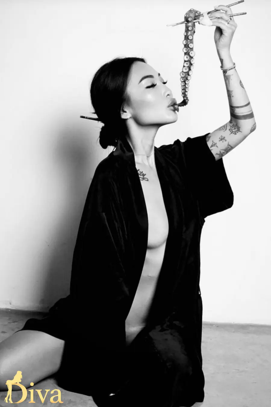 brunette-earls-court-south-kensington-gloucester-road-moonsan-r17628646731812-0001.png