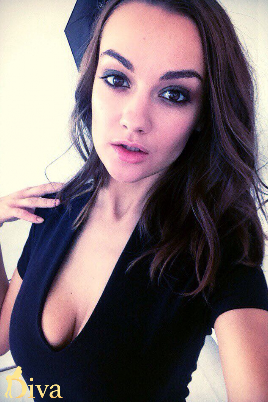 brunette-sloane-square-knightsbridge-south-kensington-alika-r16974670476588-0003.jpg