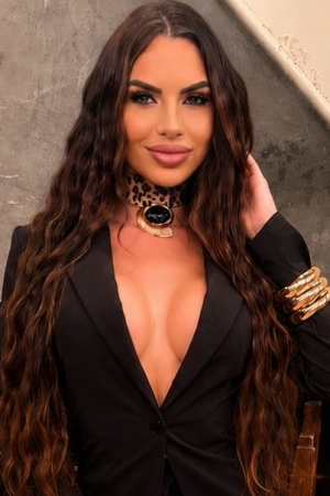 brunette-earls-court-gloucester-road-west-brompton-south-kensington-nilou-r17785232791701-0003.jpg